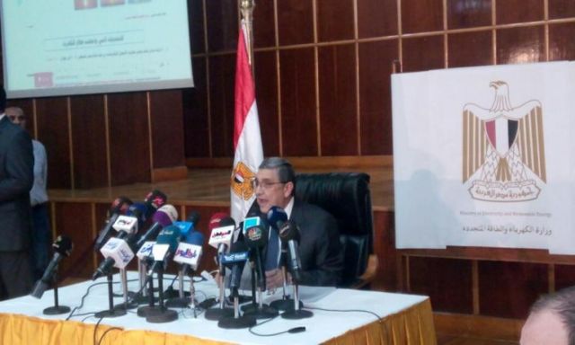 شاكر يضع خطة قومية للنهوض بقطاع الطاقة الشمسية في مصر مع حلول عام 2020