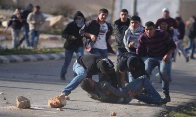 إصابة عشرات الفلسطينيين خلال مواجهات مع مستوطنين شمال الضفة الغربية