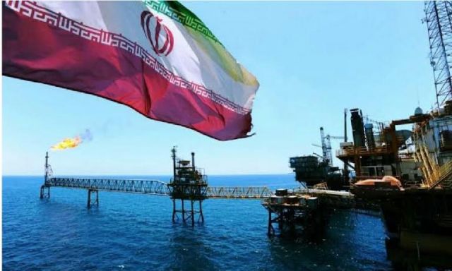 أمريكا تحذر الموانئ وشركات التأمين العالمية من التعامل مع النفط الايراني