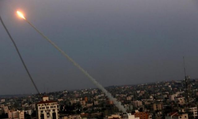 هيئة البث الإسرائيلية: إصابة 19 مستوطنا بقذائف صاروخية للمقاومة الفلسطينية