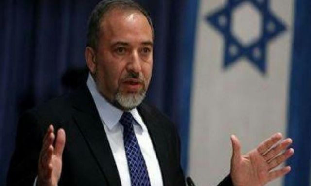 ليبرمان يعارض التهدئة مع حماس وتوقعات باحتمالية استقالته