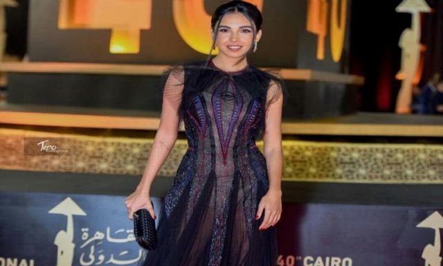 إطلالة جذابة لـ ”سلمي أبو ضيف” في افتتاح ”القاهرة السينمائي”
