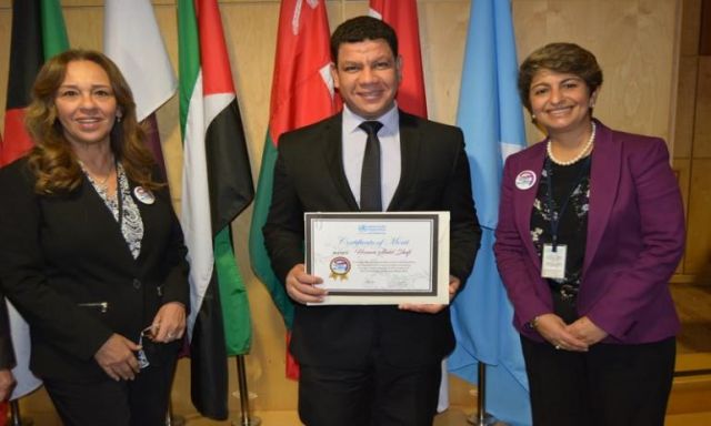 منظمة الصحة العالمية تمنح جائزة أفضل تحقيق صحفي للزميل حسام عبد الشافي