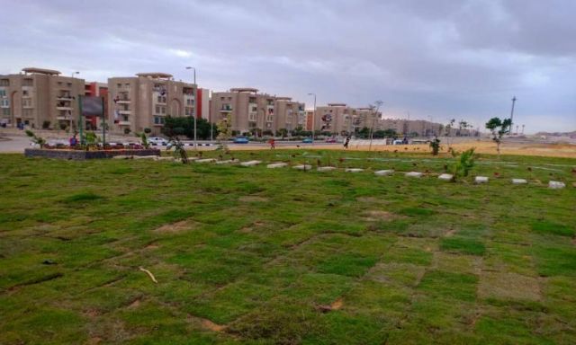 بالصور .. أمانة ”مستقبل وطن” بالقاهرة الجديدة تحول مقلب زبالة الي حديقة بالقطامية