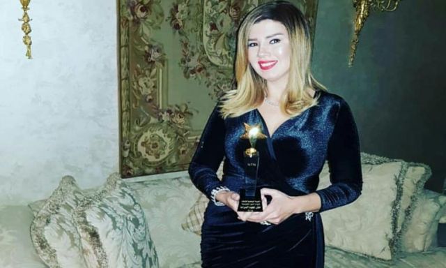 رانيا فريد شوقي تحصد جائزة التميز عن دورها في ”عوالم خفية”