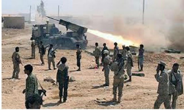 معارك ضارية بين الحوثيين والجيش اليمني بمديرية حيدان
