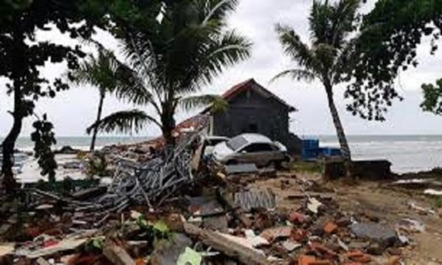 إندونيسيا تحذر من تسونامي جديد في الطريق