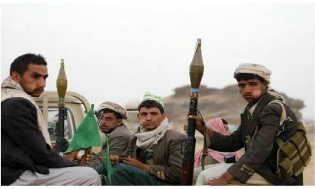 الحوثيون يهاجمون جرافات الجيش اليمني عند مدخل الحديدة