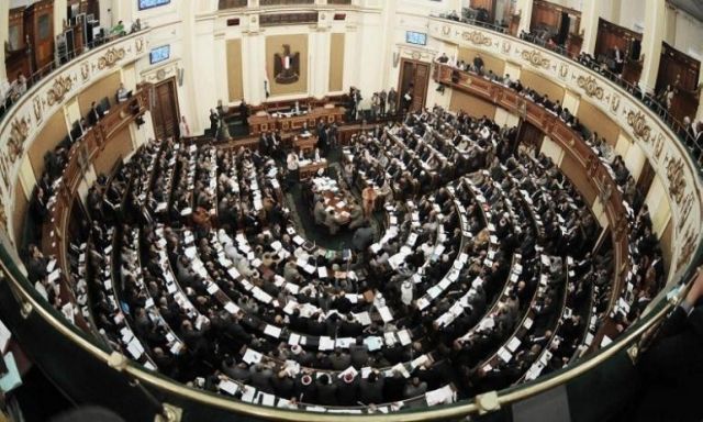 برلمانية تقدم طلب إحاطة لوزير الإسكان حول حالة الطرق بالقاهرة الجديدة