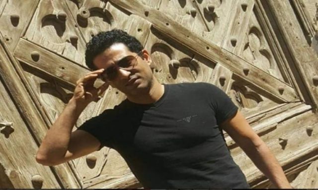 شاهد.. عمرو سعد يحلق لـ محمد لطفي فى كواليس ”حملة فرعون”