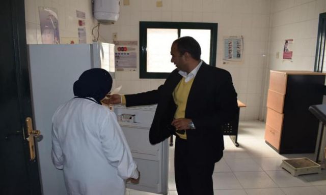محافظ المنيا يحيل 5 أطباء ومسئول النظافة بقرية بأبوقرقاص للتحقيق