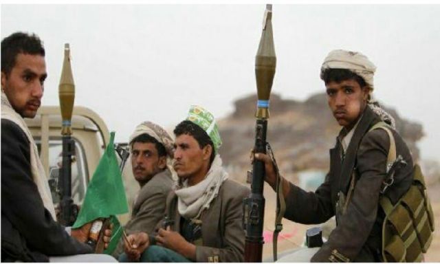 الحوثيون يحتجزون عدد من مشايخ قبيلة حجور المقيمين في صنعاء