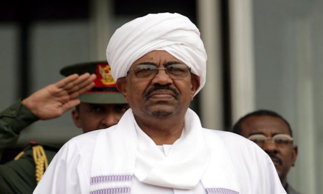 الرئيس السوداني عمر البشير  يعد بتطوير المناطق الريفية