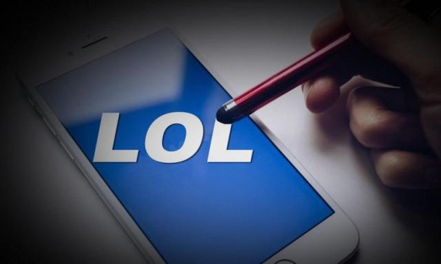 ”LOL” تطبيق كوميدي يستهدف المراهقين على الفيس بوك