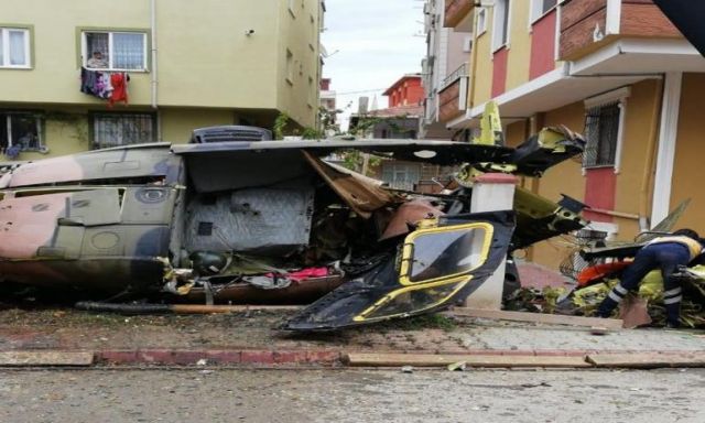 مصرع 4 جنود أتراك إثر سقوط مروحية عسكرية باسطنبول