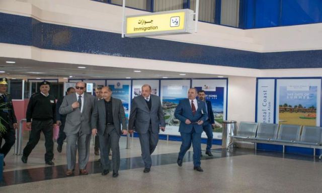 وزير الطيران يقوم بجولة تفقدية لمطار مرسى علم ويوجه بمراجعة الإجراءات الأمنية