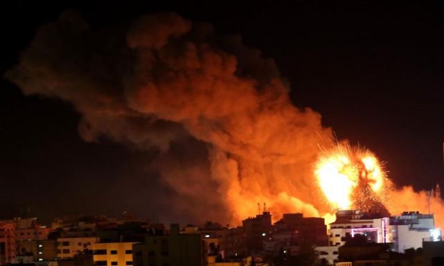 طائرات الاحتلال الإسرائيلي تقصف قطاع غزة