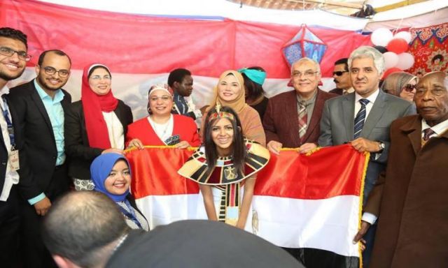 كلية العلاج الطبيعي بجامعة القاهرة تنظم إحتفالية يوم الشعوب تحت شعار ”كلنا واحد”