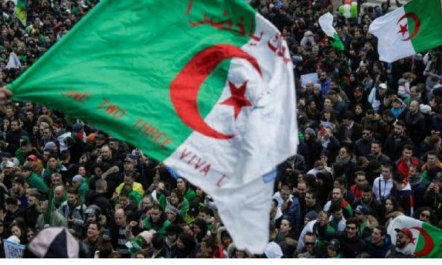 الإخوان يحاولون دفع المظاهرات في الجزائر إلى العنف