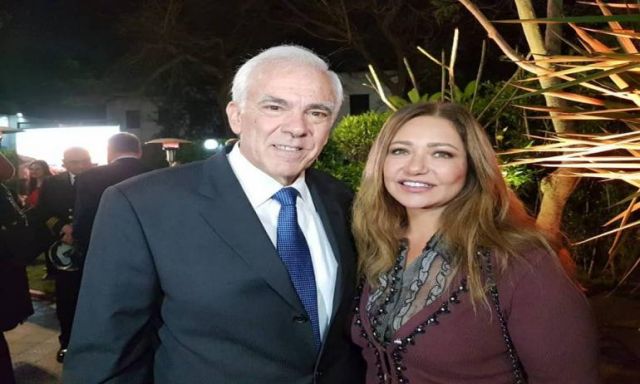 صورة.. ليلي علوي تحتفل مع السفير اليوناني بعيد استقلال اليونان
