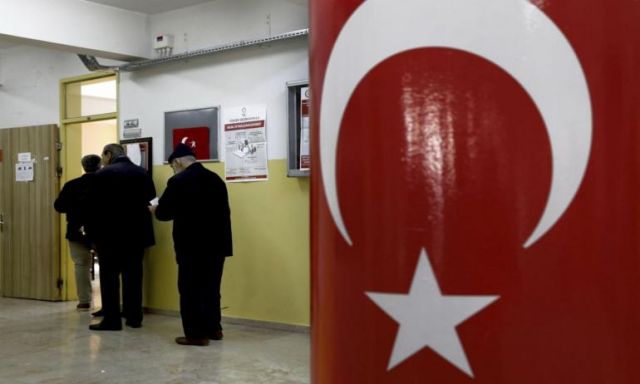 إعادة فرز الأصوات في عدد من اللجان الانتخابية في اسطنبول