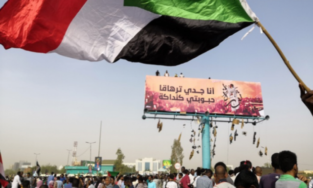 السودان من غير ”كيزان ” ..سقوط عمر البشير ينهى عصر الإخوان
