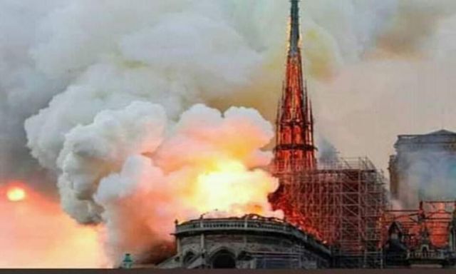 البابا: نصلي إلى الله ليمنح القيادة الفرنسية الحكمة في معالجة حريق كاتدرائية نوتردام