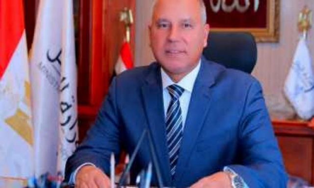 وزير النقل يطمئن على مصابي حادث قطار كفر الشيخ