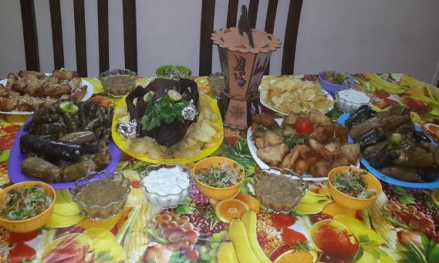 ابرزها الفتة و الهريس و الحريرة .. أشهر الأكلات العربية على سفرة رمضان