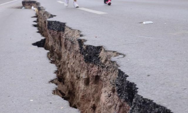زلزال يضرب ساحل جزيرة جاوة الإندونيسية.. اعرف التفاصيل