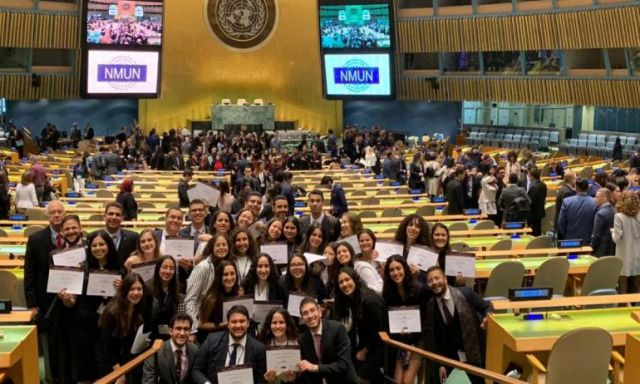 طلاب نموذجي الأمم المتحدة وجامعة الدول العربية بالجامعة الأمريكية يحصدون جوائز دولية