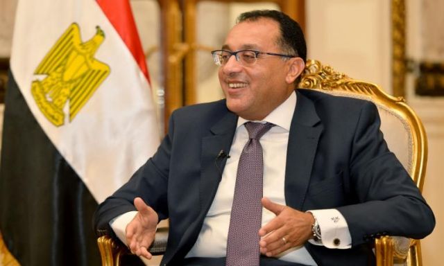 لماذا سحب رئيس الوزراء الجنسية المصرية من 3 فلسطينيين؟