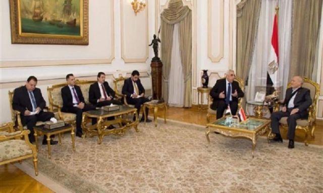 وزير الإنتاج الحربي يبحث مع السفير العراقي التعاون المشترك