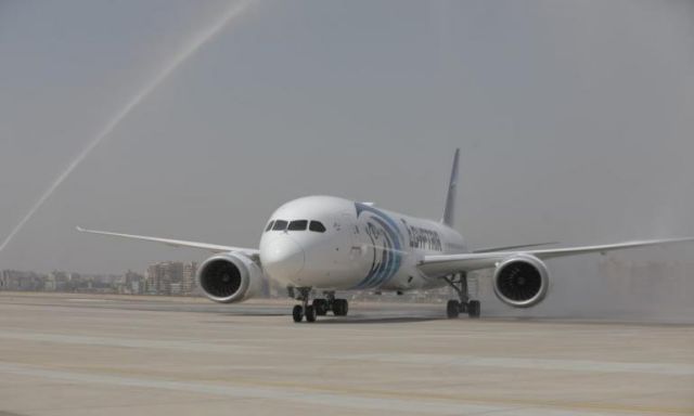 مصر للطيران تسير 16 رحلة للأراضى المقدسة خلال 24 ساعة