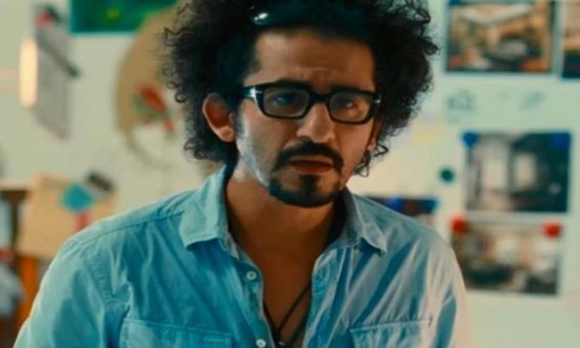 أحمد حلمي يعود للديكور الخاص بفيلم ”خيال مآته”
