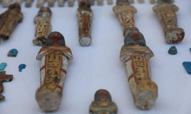 نكشف حقيقة بيع قطع آثار مصرية بصالة مزادات ”كريستيز” بلندن