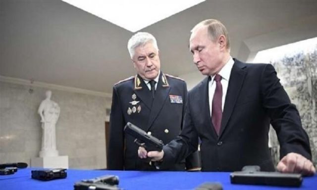 الرئيس الروسي يعزل رئيس إدارة المخدرات ورئيس العمليات الأمنية من منصبهما