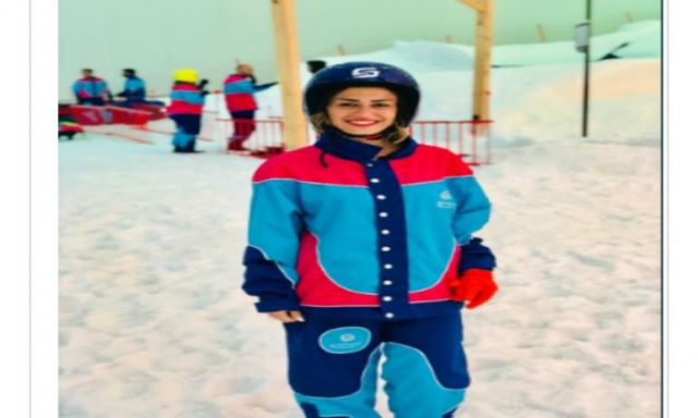 بالصور.. منة فضالي تمارس رياضة التزلج علي الجليد