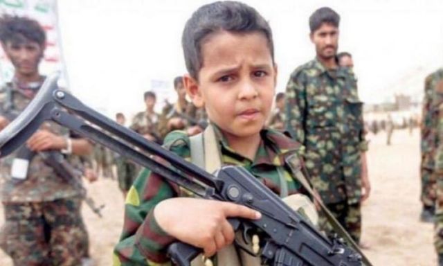 كارثة.. تخصيص 350 مليون ريال لتجنيد أطفال الحوثيين على الحرب ضد السعودية
