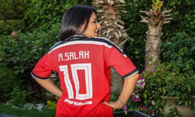نجوم الفن يهنئون المنتخب المصري بتأهله للدور الـ16