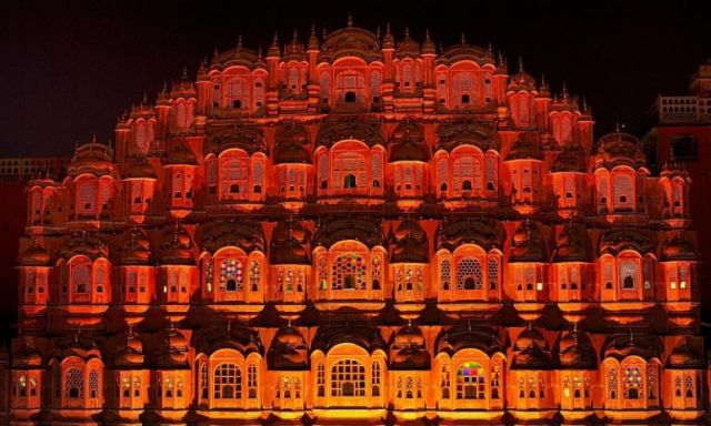 يونسكو) السبت إدراج مدينة جايبور الواقعة بولاية راجستان الهندية، ضمن قائمة التراث العالمي.