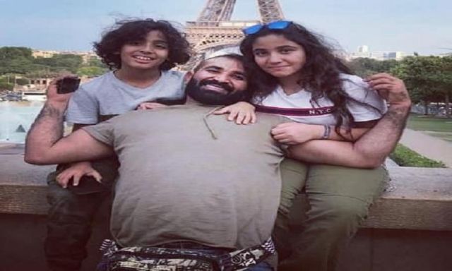 صور.. أحمد سعد يستمتع بالإجازة الصيفية بصحبة أولاده في باريس
