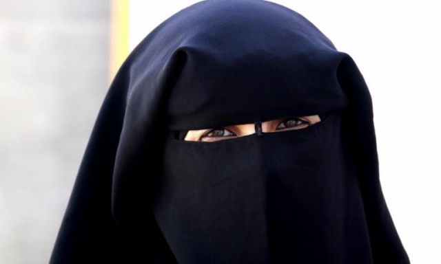 البرلمان التونسي يدرس قانون حظر ارتداء النقاب وعقوبة من يرتديه