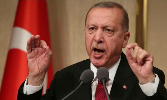 أردوغان يدعي وجود مؤامرة خارجية تسببت في تراجع الليرة