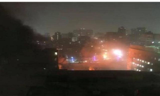 حريق هائل بمحيط المعهد القومي للأورام على كورنيش المنيل نتيجة أصطدام سيارات