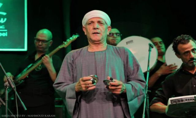 على أنغام الطبلة والمزمار البلدى حجازى متقال يقدم حفلًا غنائيًّا فى الساقية لصالح مستشفى سرطان الصعيد