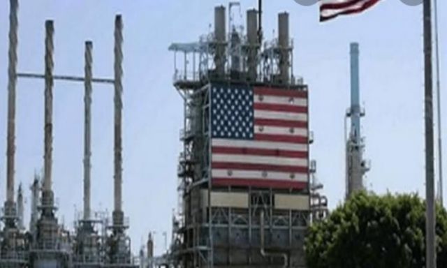 الولايات المتحدة تعلن استعدادها لعرض جزء من مخزونها النفطي في السوق