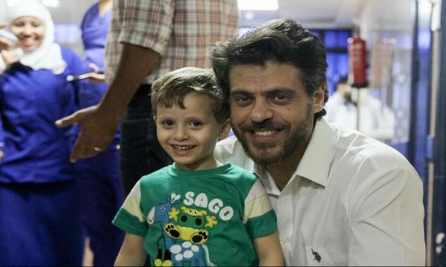 طارق صبري: ”الأطفال المصابين بالسرطان يجب أن نتخذهم قدوة لأنهم أبطال خارقين”