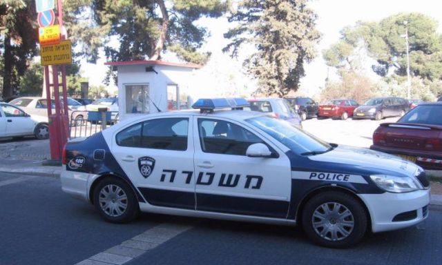 قوات الاحتلال تعتقل وزير شئون القدس