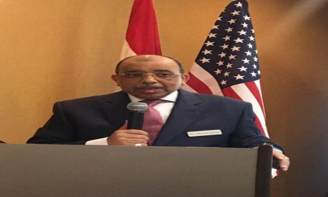 وزير التنمية المحلية يصل إلى الولايات المتحدة على رأس وفد مصرى